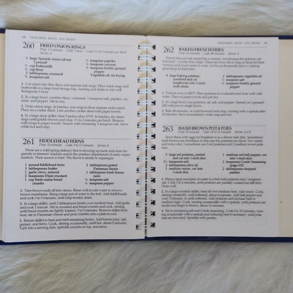 365 All American Favorites Cookbook - Picture 4 of 14